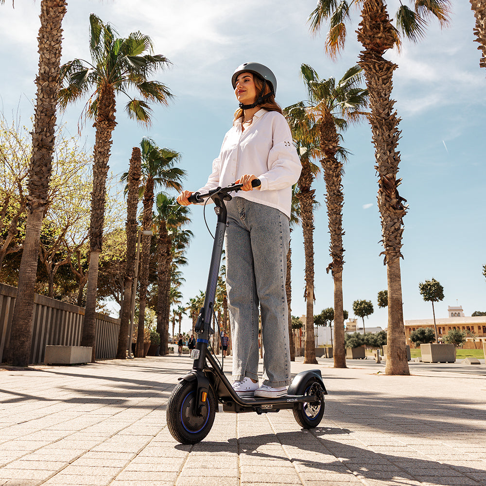Cecotec Bongo D20 XL Patinete Eléctrico Conectado 300 W Pico 630 W Batería 180 Wh 36 V 20 Km