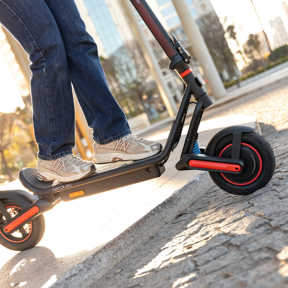 Cecotec Bongo D40 XL Patinete Eléctrico Con Suspensión 350 W Pico 800 W Batería 360 Wh 40 Km